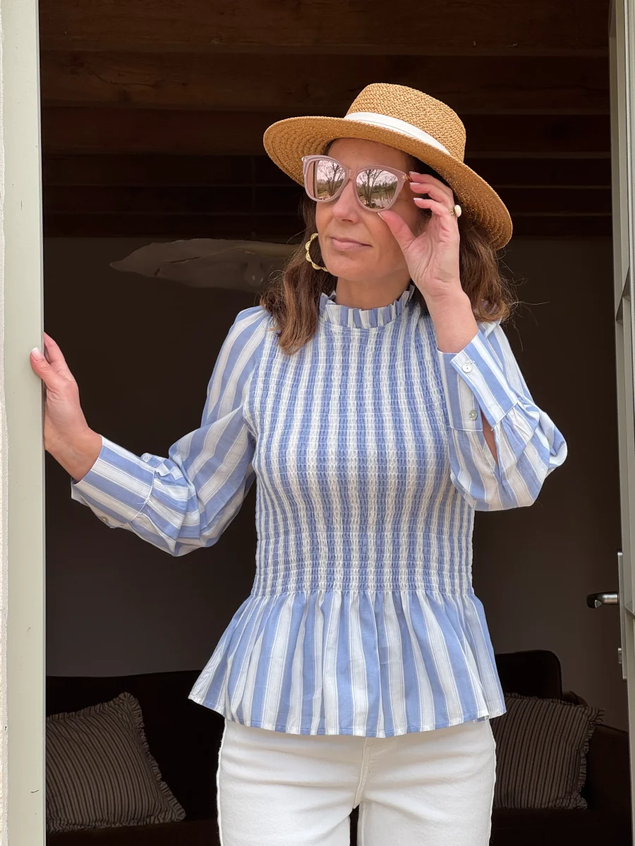 Top manche longue cintré avec volant rayures blanche et ciel MILOE – Image 3