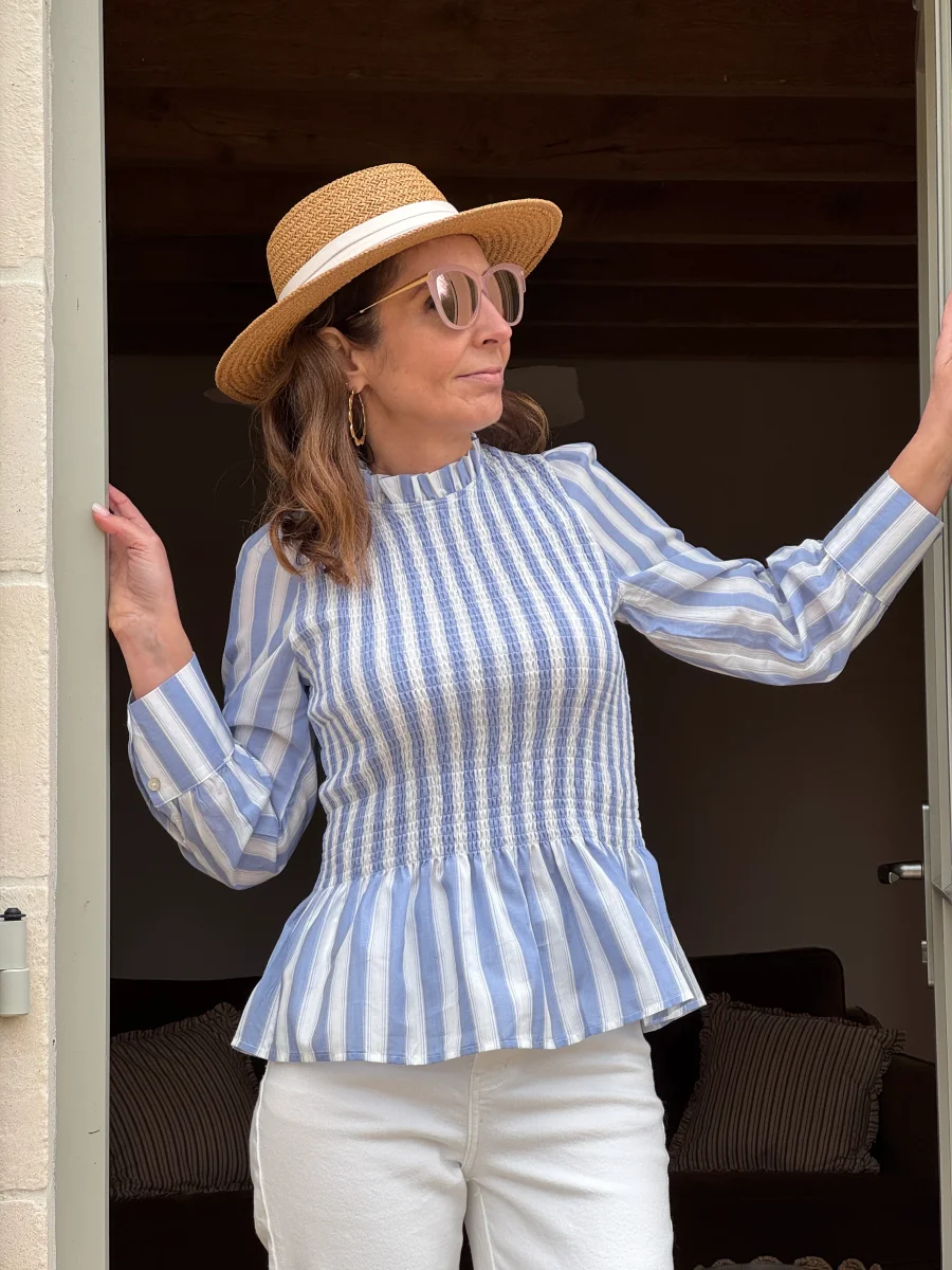 Top manche longue cintré avec volant rayures blanche et ciel MILOE – Image 4