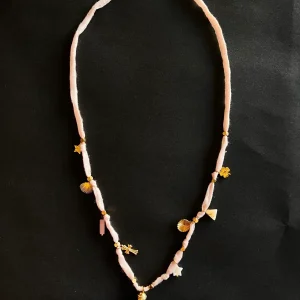 Collier breloque rose pale