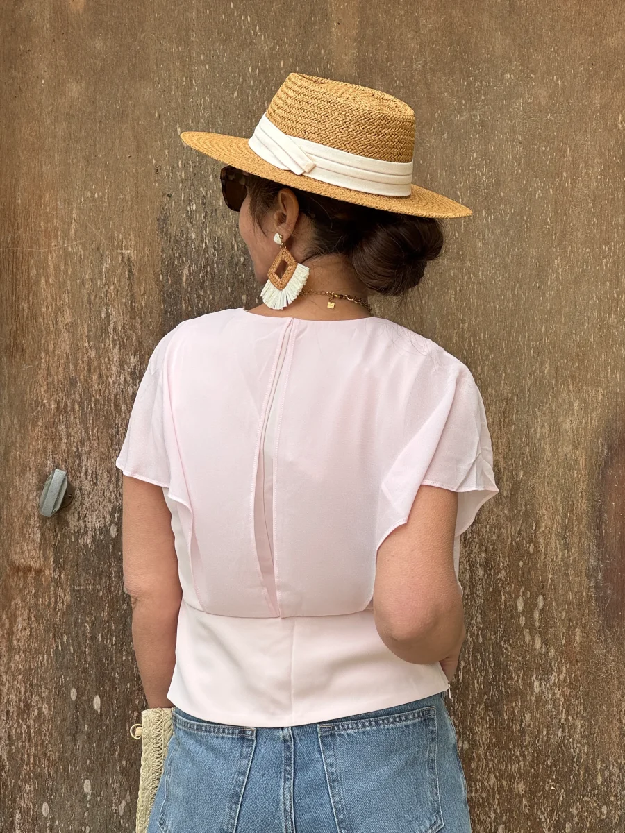 Top rose drapé croisé volant NOA – Image 4