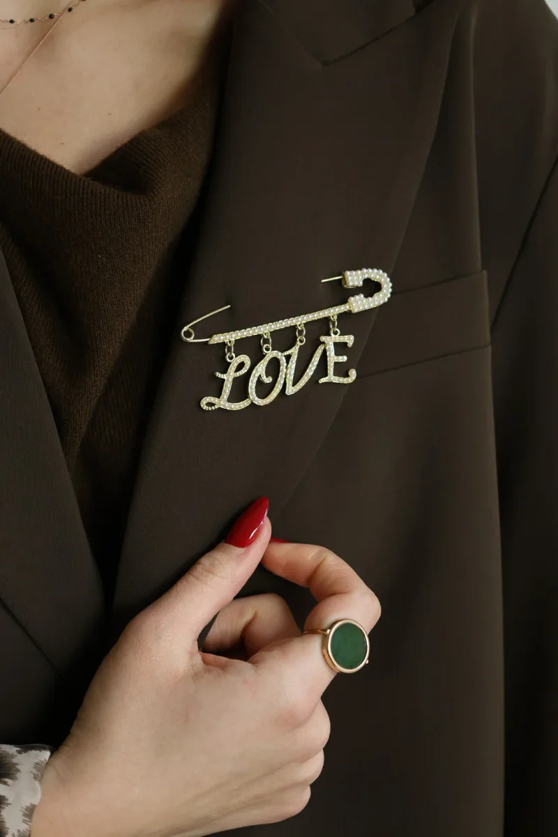 Broche "LOVE" – Image 2