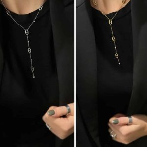 Collier "HER" fin court