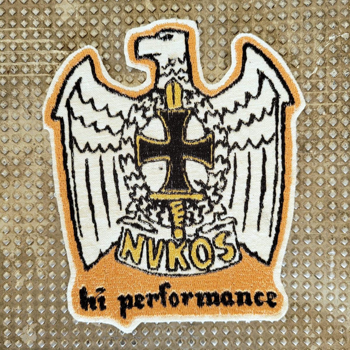 Patch Brodé "Hi performance" in memory to Ed Roth EN VIEUX TISSU COTON