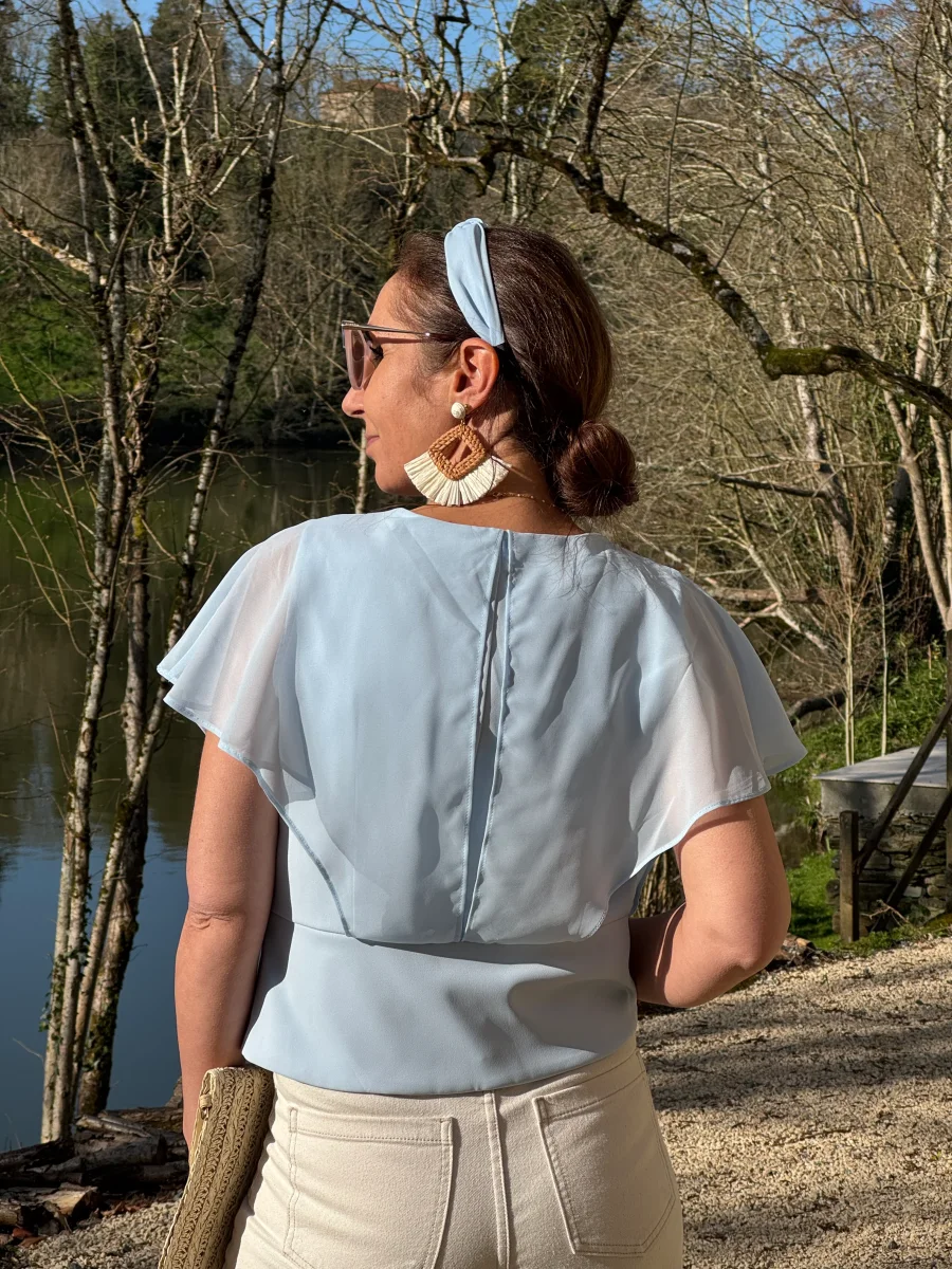 Top bleu drapé croisé volant NOA – Image 4