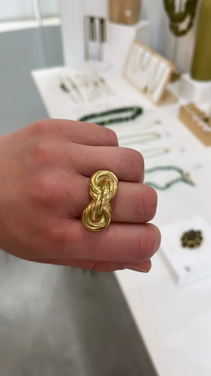 Ysée - Bague noeud dorée – Image 3