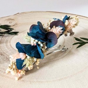 Barrette à cheveux fleurie pour coiffure de mariage en fleurs séchées & stabilisées bleues, Mona