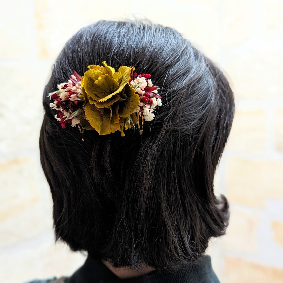 Peigne à cheveux fleuri pour coiffure de mariage en fleurs séchées & stabilisées safran, Dahlia – Image 5