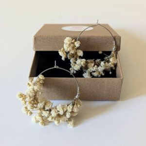 Boucles d’oreilles artisanales en gypsophile stabilisée blanc ivoire, Alma