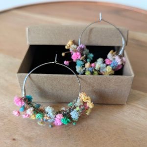 Boucles d’oreilles artisanales en gypsophile stabilisée multicolore, Felicia