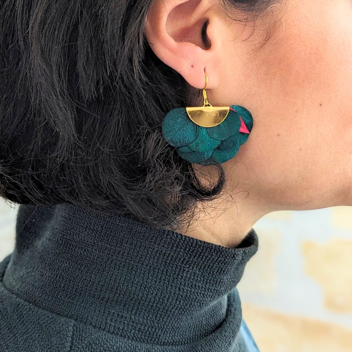 Boucles d’oreilles éventail en fleurs stabilisées, bijou bohème, Neus – Image 3