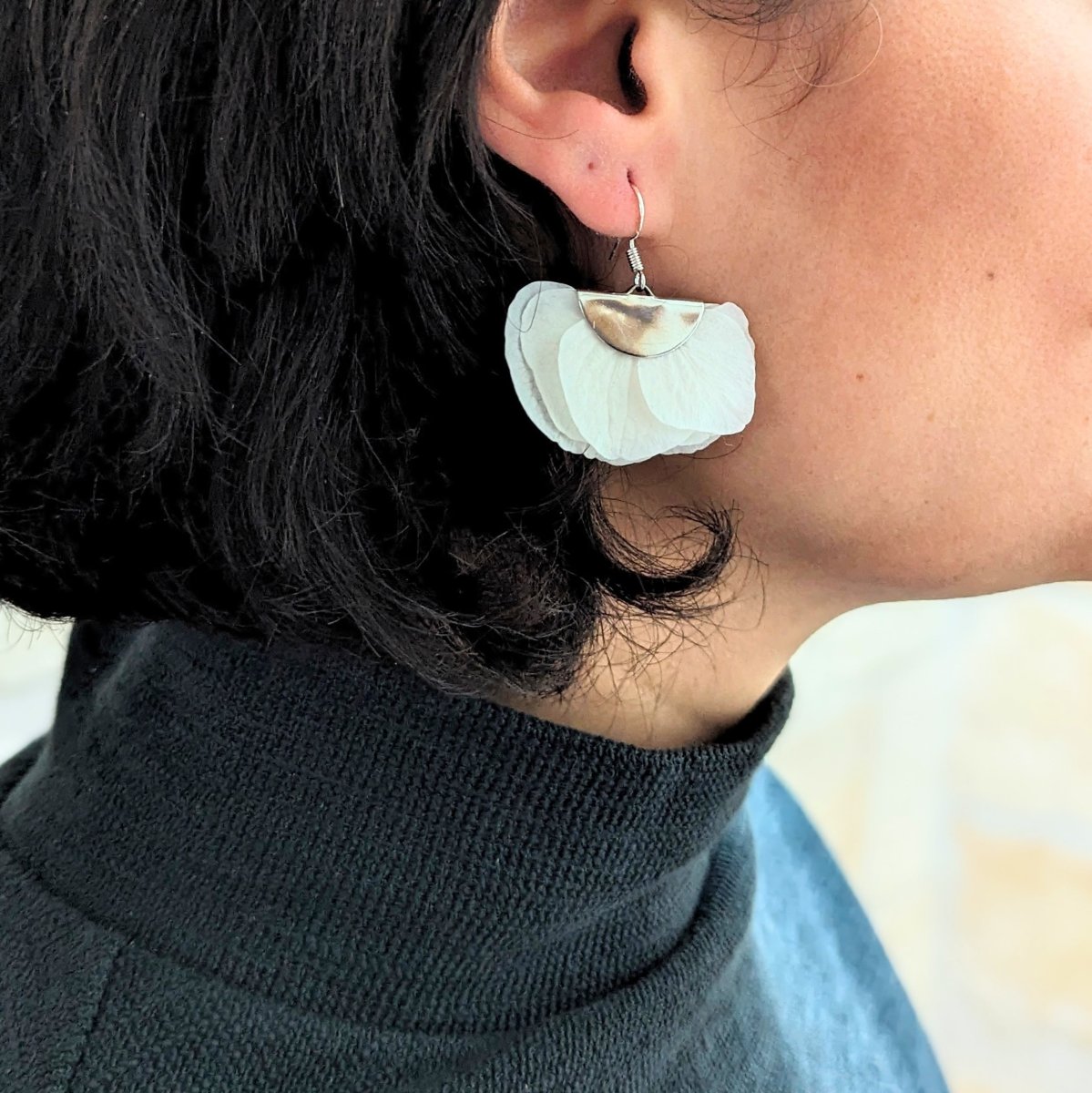 Boucles d’oreilles éventail en fleurs stabilisées, bijou bohème, Neus – Image 4