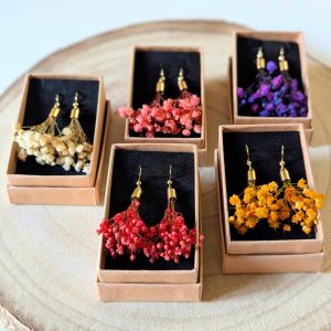 Boucles d&rsquo;oreilles pendantes en gypsophiles stabilisées, bijou bohème, Simona