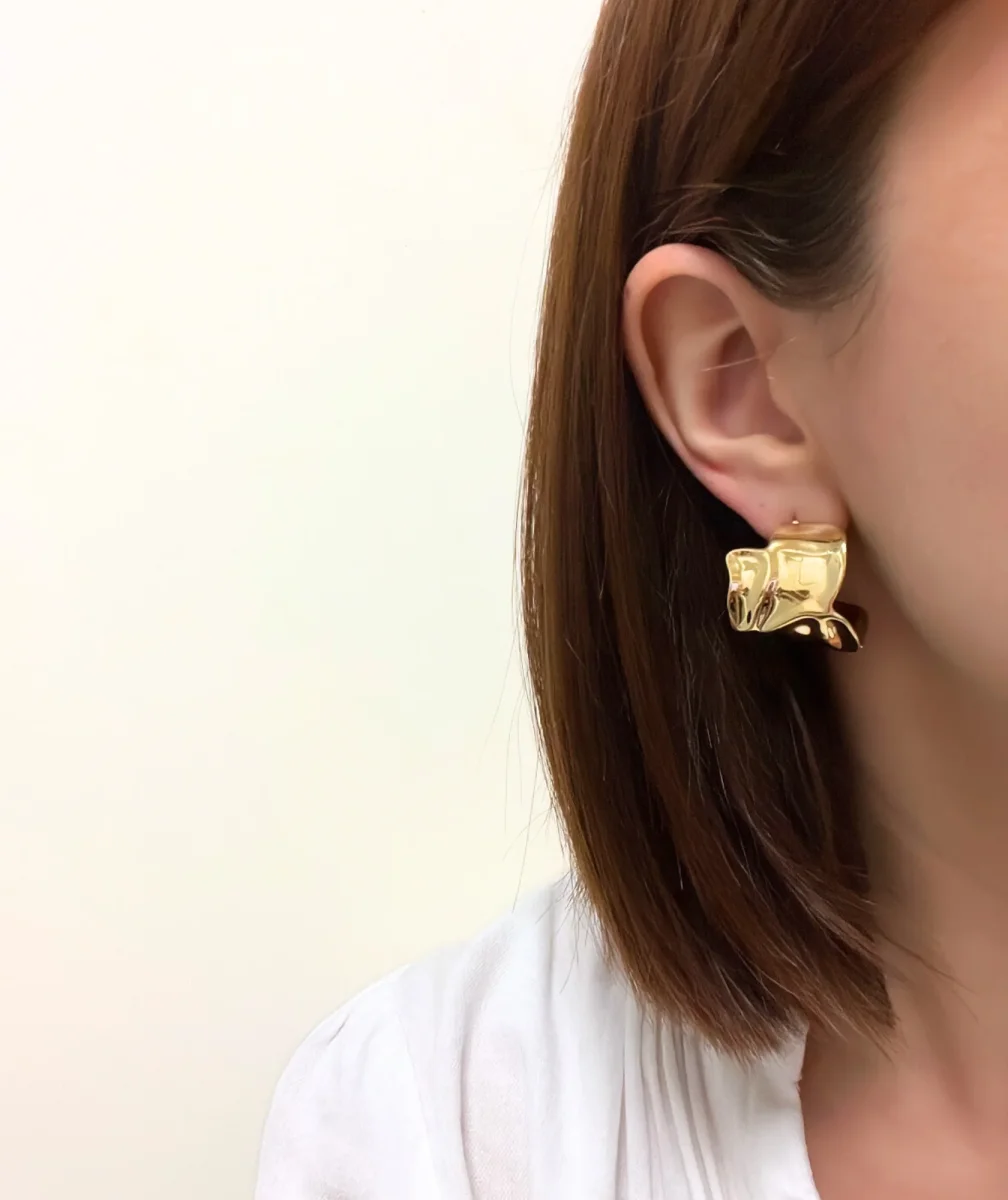 Serena - Boucles d'oreilles créoles larges – Image 3