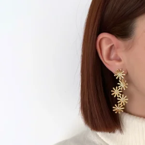 Fabie - Boucles d'oreilles fleurs pendantes dorées