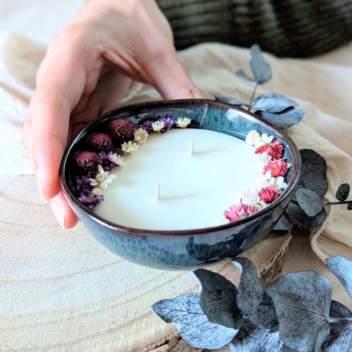 Bougie fleurie parfum rose oud, Yuriko – Image 3