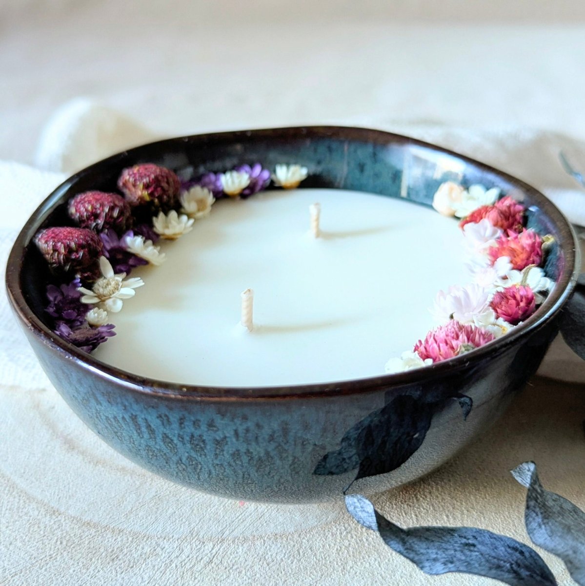 Bougie fleurie parfum rose oud, Yuriko – Image 5