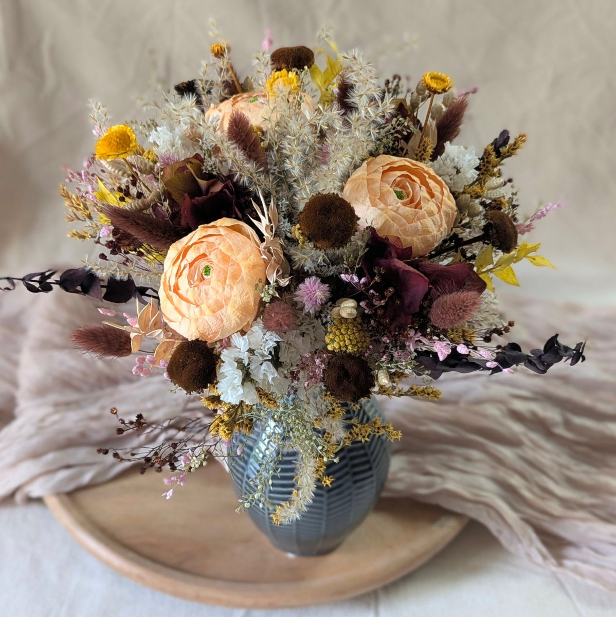 Bouquet de mariée avec renoncule stabilisées & fleurs séchées, Ingrid – Image 5