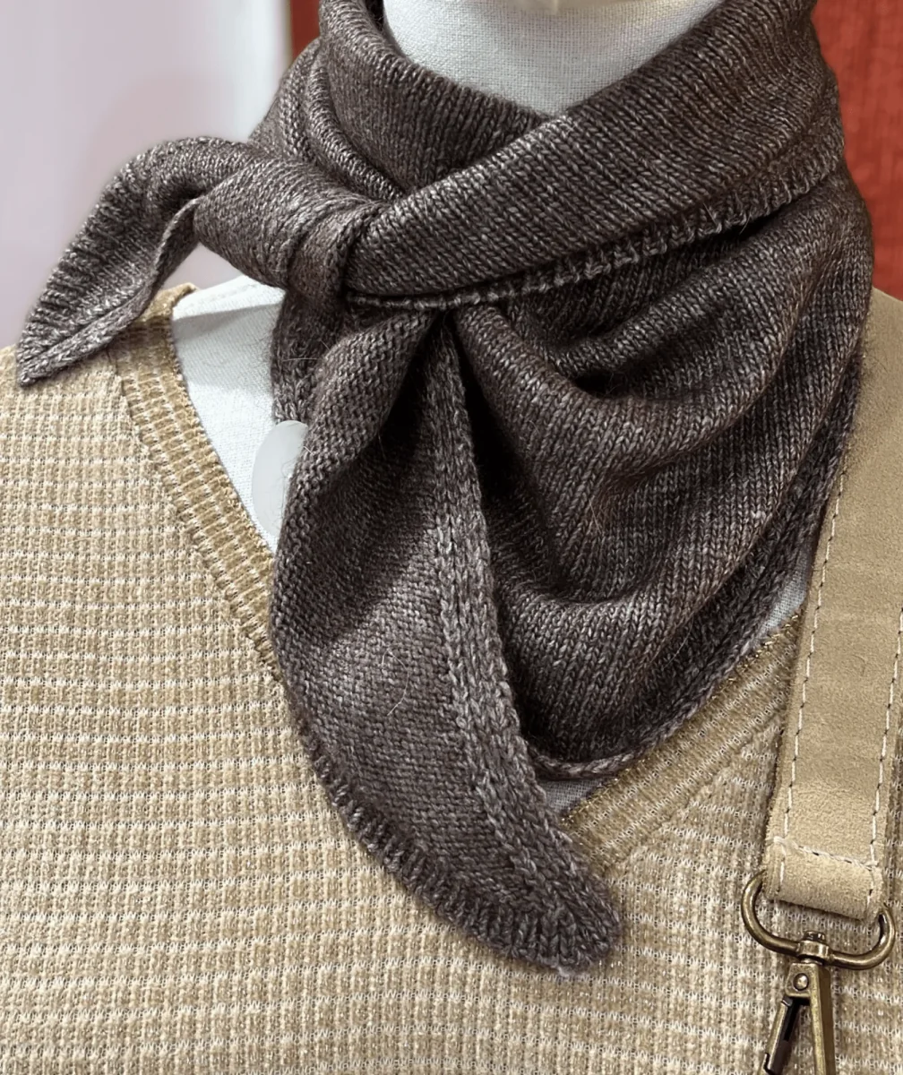Foulard chocolat en laine et cachemire – Image 3