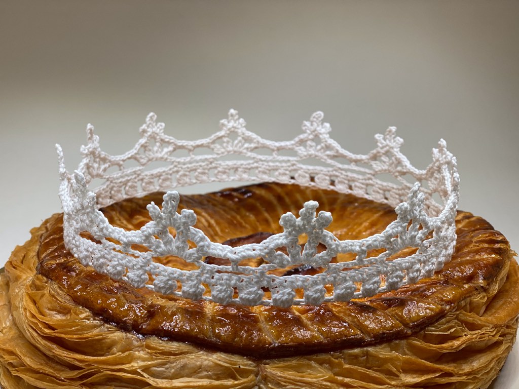 Couronne des rois en dentelle au crochet DIY – Image 4
