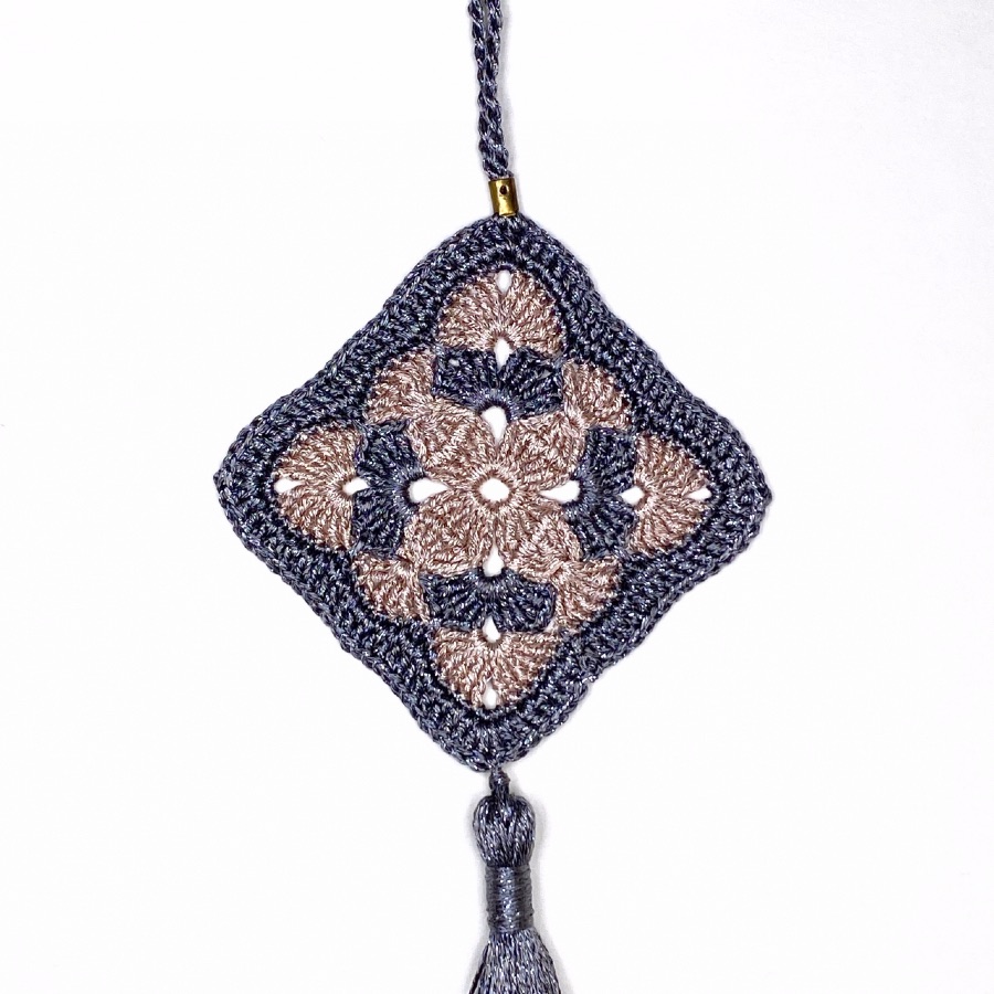 Déco en dentelle au crochet bicolore – Image 5