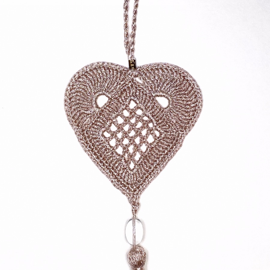 Déco en dentelle au crochet et perle – Image 4