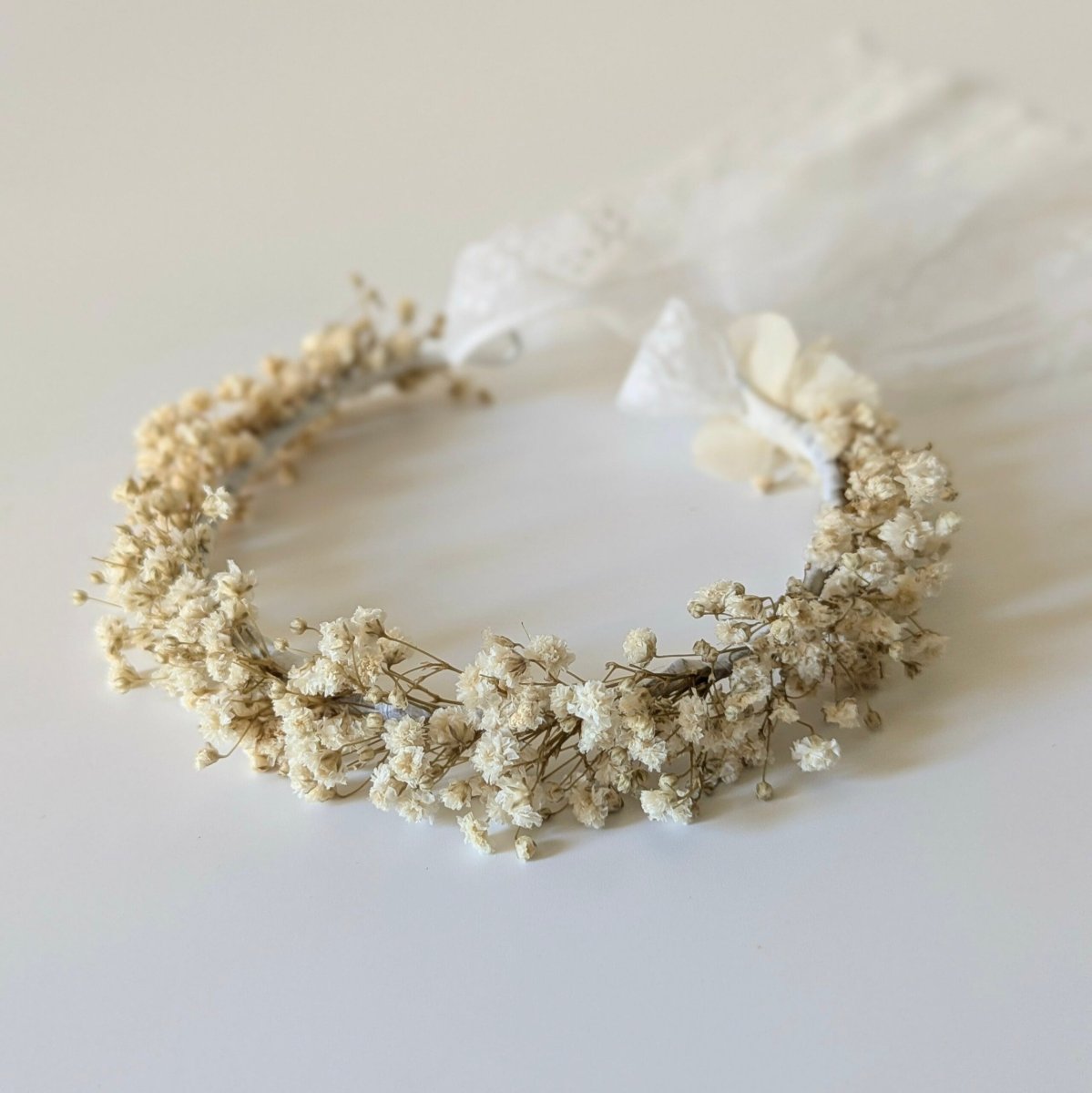 Demi-couronne de cheveux en gypsophile stabilisée blanc ivoire, Alma – Image 4