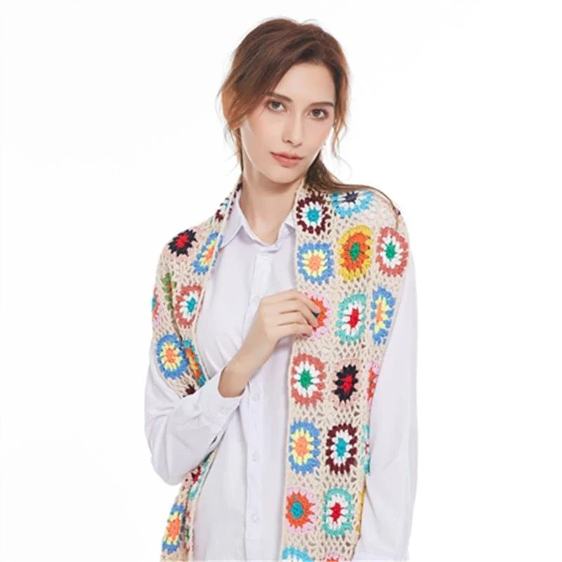 Echarpe au Crochet Raffinée Ornée de Fleurs – Image 3