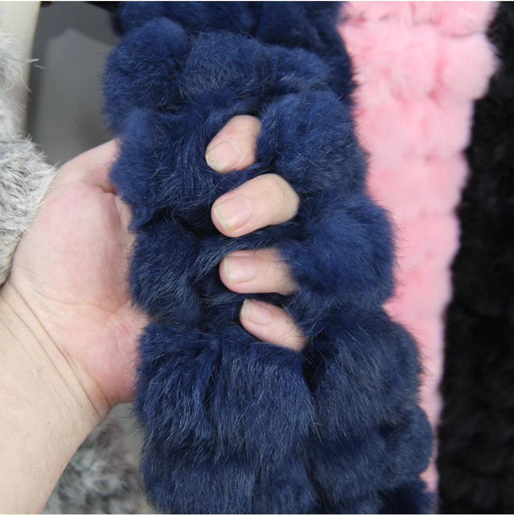 Écharpe en fourrure de lapin avec pompons uni – Image 9