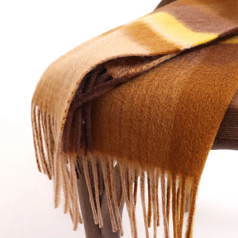 Echarpe en laine à carreaux avec ligne colorée – Image 4