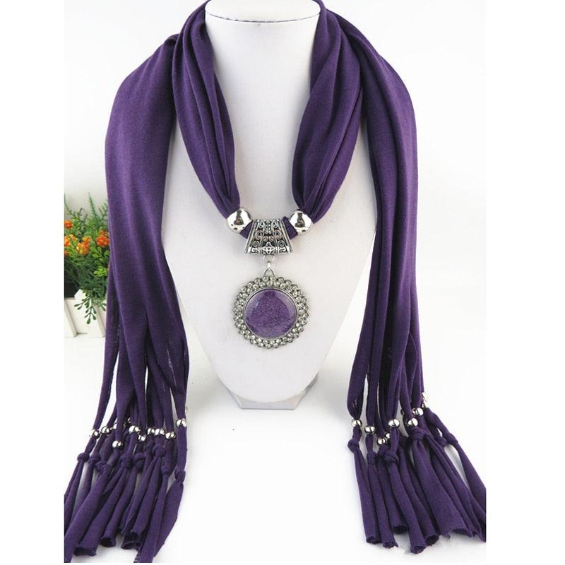 Foulard avec pendentif rond – Image 3