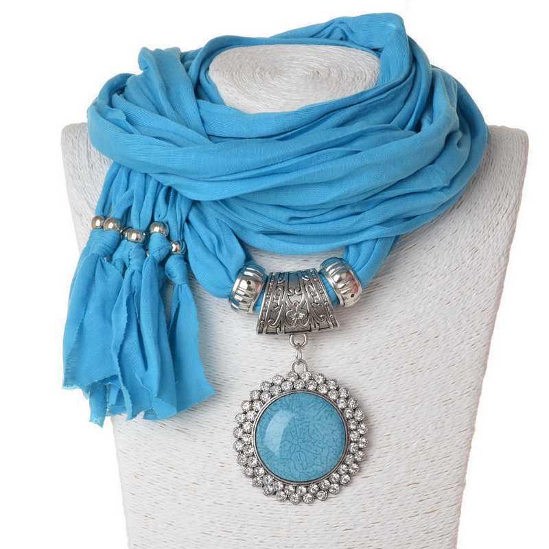 Foulard avec pendentif rond – Image 7