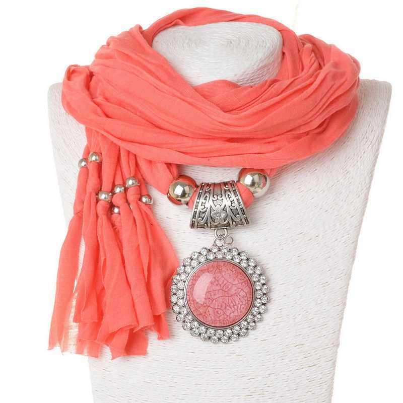 Foulard avec pendentif rond – Image 8