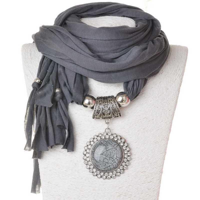 Foulard avec pendentif rond – Image 6