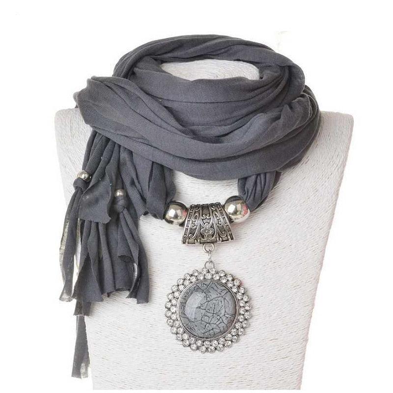 Foulard avec pendentif rond – Image 2