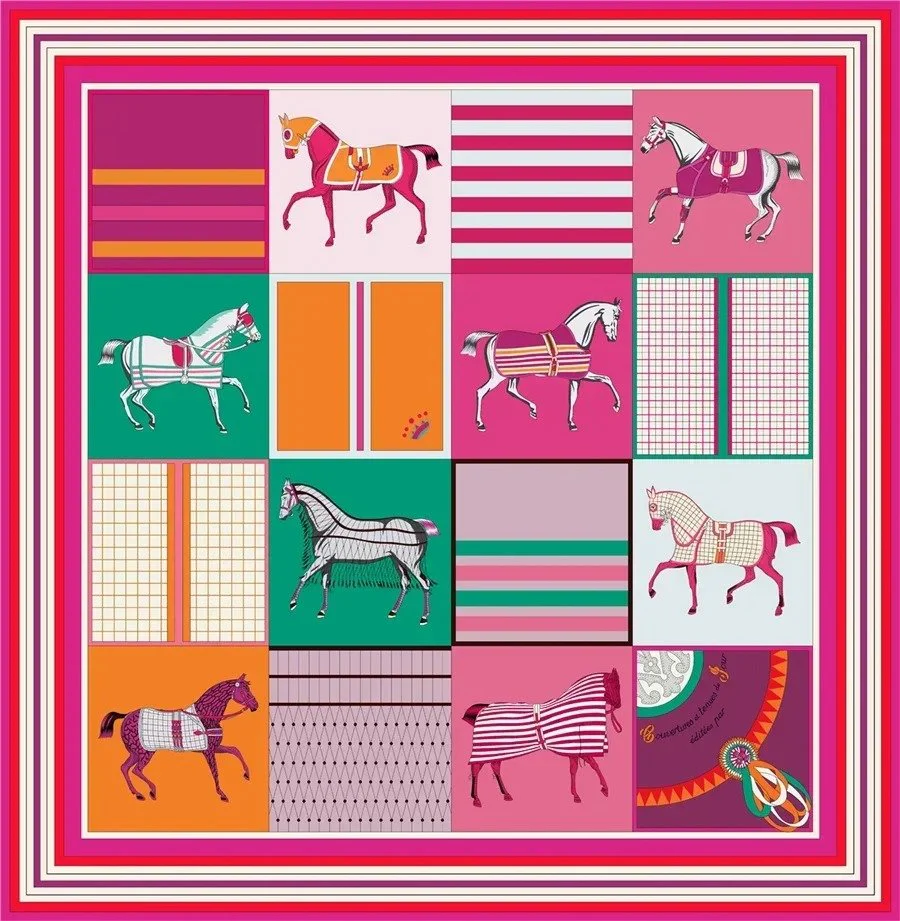 Foulard effet soie imprimé rose chevaux – Image 3