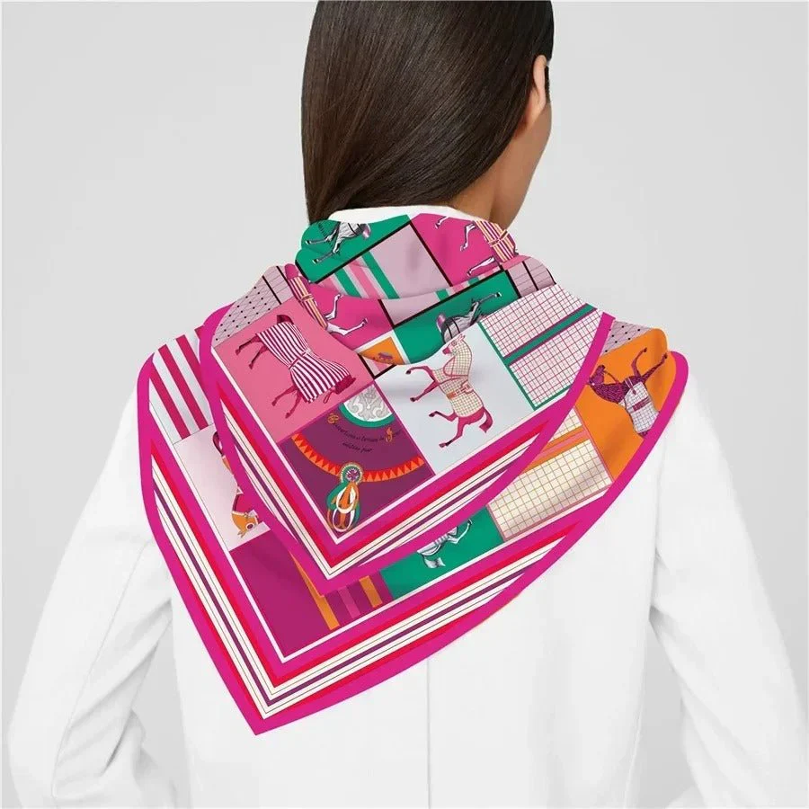 Foulard effet soie imprimé rose chevaux