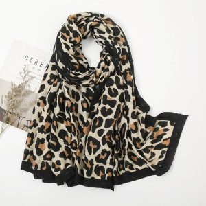 Foulard en coton léopard