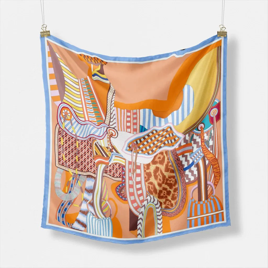 Foulard satiné imprimé orange et noir – Image 6