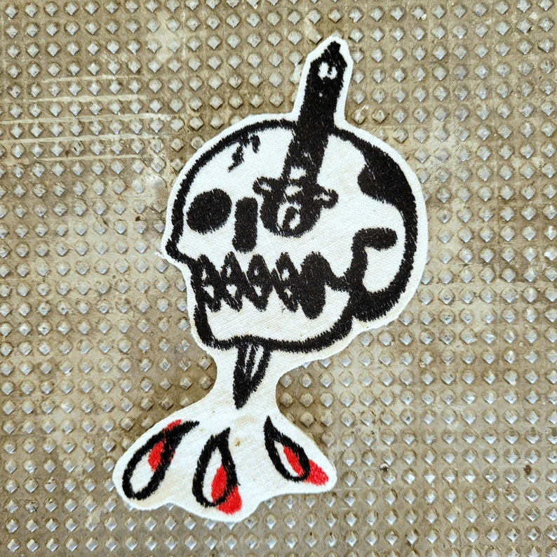 Patch Brodé "Knife in the eye" vintage SUR VIEUX TISSU COTON – Image 3
