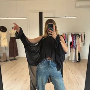 Blouse en voile noir