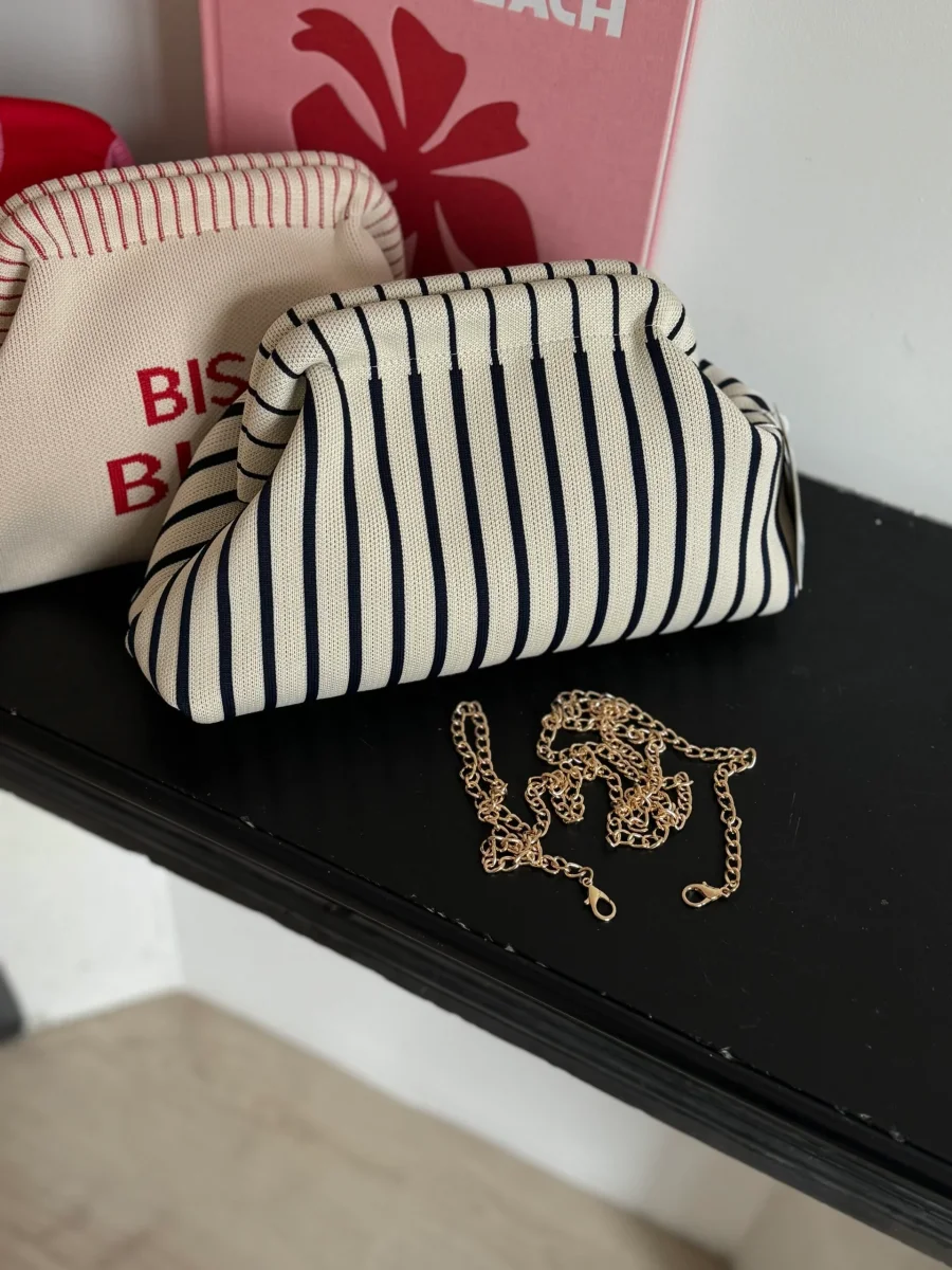 Pochette rayée bleue