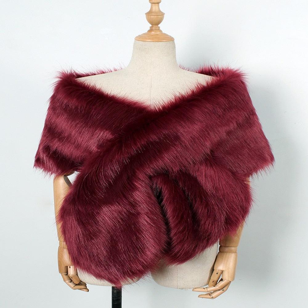 Longue écharpe croisée en fausse fourrure – Image 4