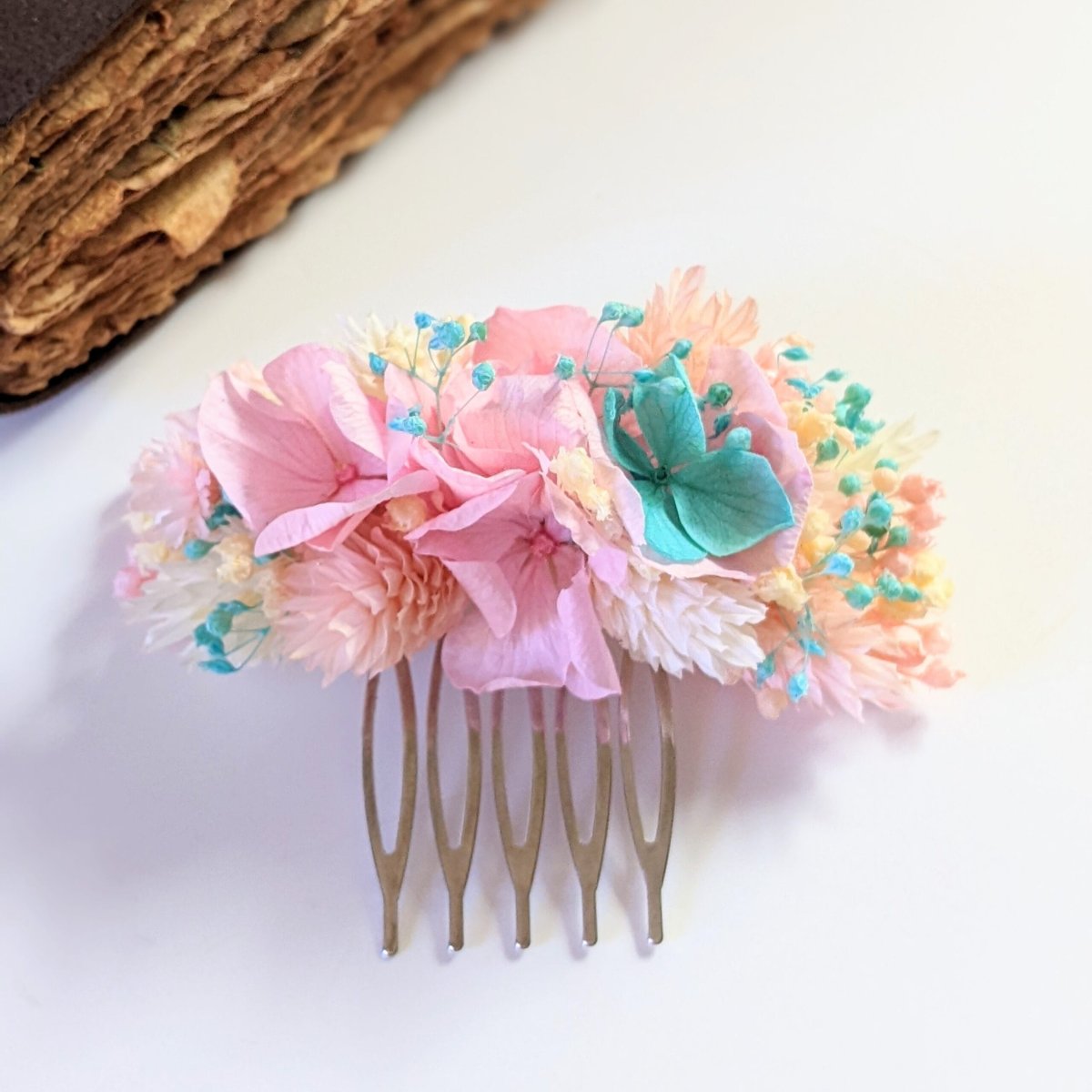 Peigne à cheveux fleuri pour coiffure de mariage en fleurs séchées roses, Candy – Image 3