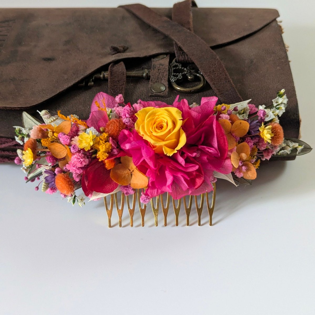 Peigne à cheveux fleuri pour coiffure de mariage en fleurs stabilisées, Diane – Image 2