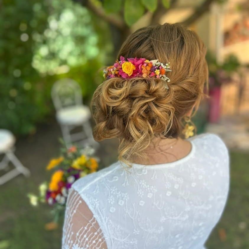 Peigne à cheveux fleuri pour coiffure de mariage en fleurs stabilisées, Diane – Image 5