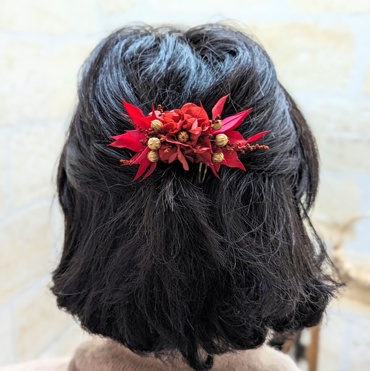Peigne à cheveux fleuri pour coiffure de mariage en fleurs stabilisées aux couleurs vives, Joyce – Image 3
