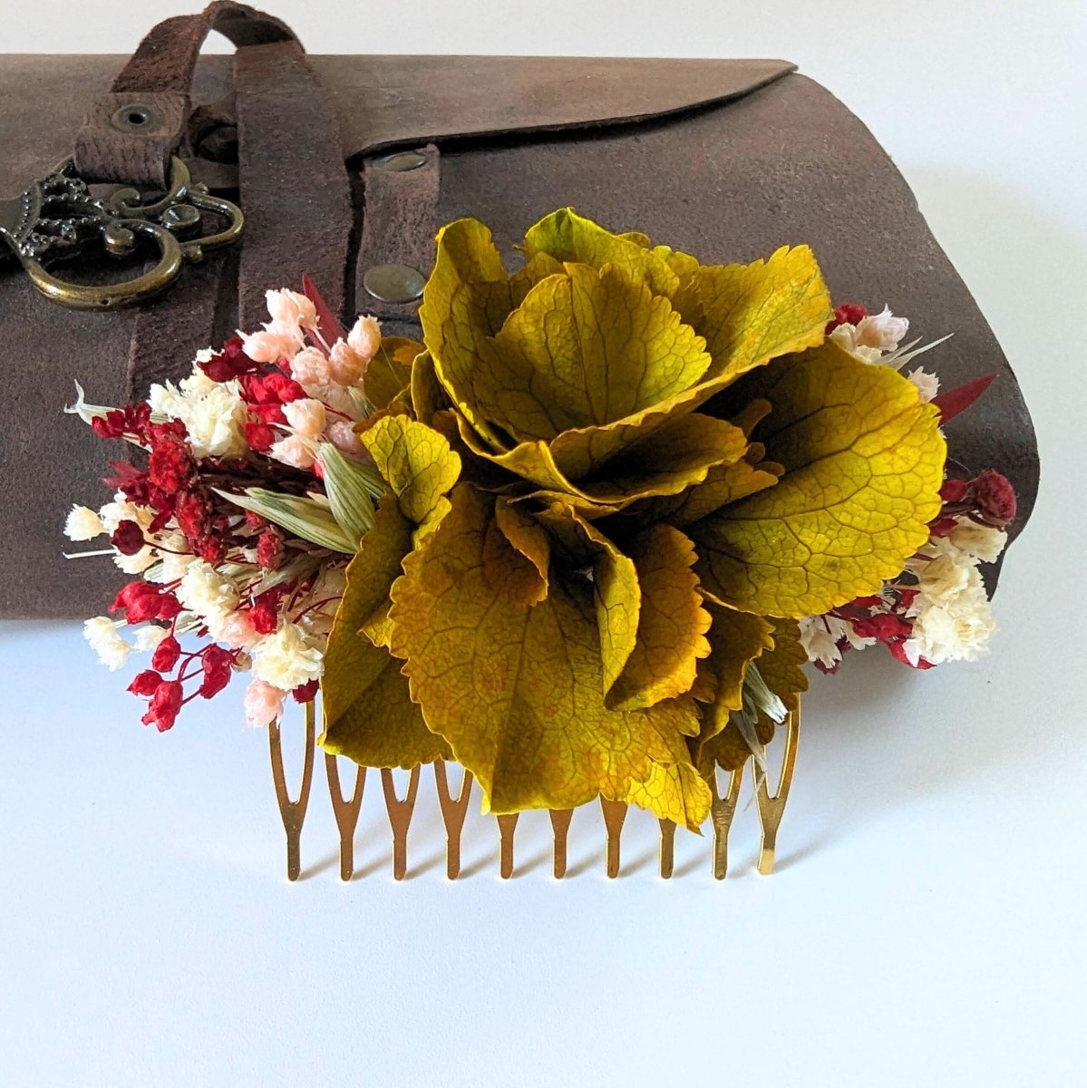 Peigne à cheveux fleuri pour coiffure de mariage en fleurs séchées & stabilisées safran, Dahlia