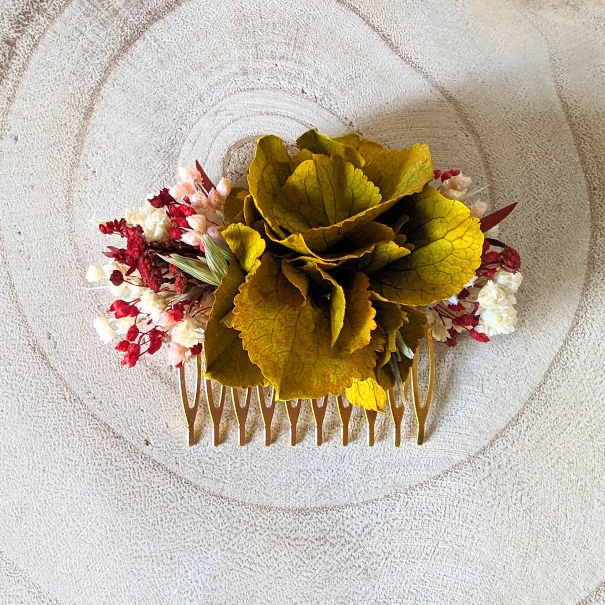 Peigne à cheveux fleuri pour coiffure de mariage en fleurs séchées & stabilisées safran, Dahlia – Image 3