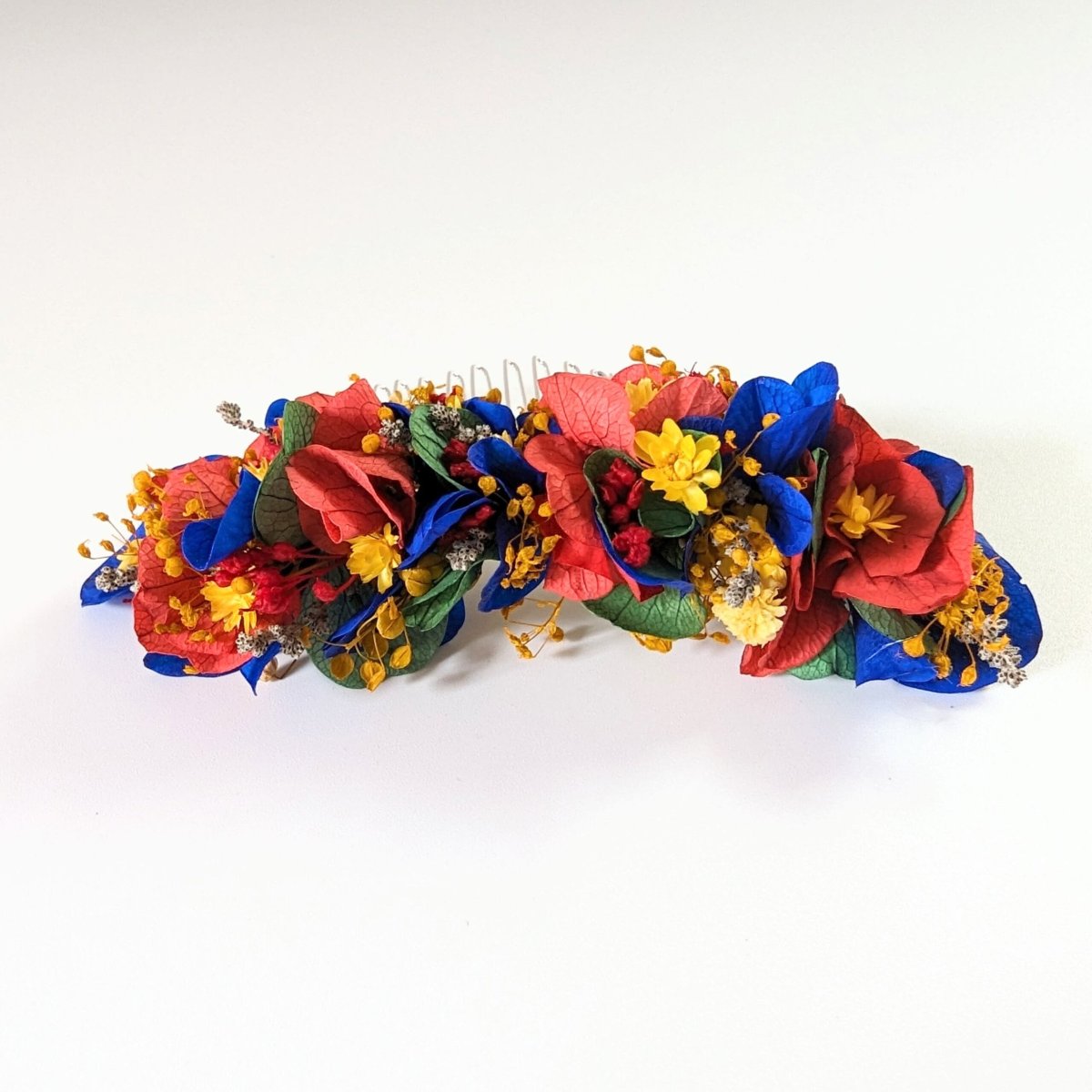 Peigne à cheveux fleuri pour coiffure de mariage en fleurs stabilisées, Majorel – Image 3