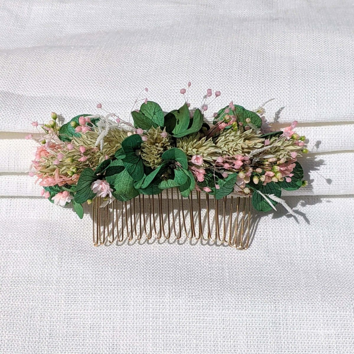 Peigne à cheveux fleuri pour coiffure de mariage en fleurs séchées & fleurs stabilisées, Esma – Image 2
